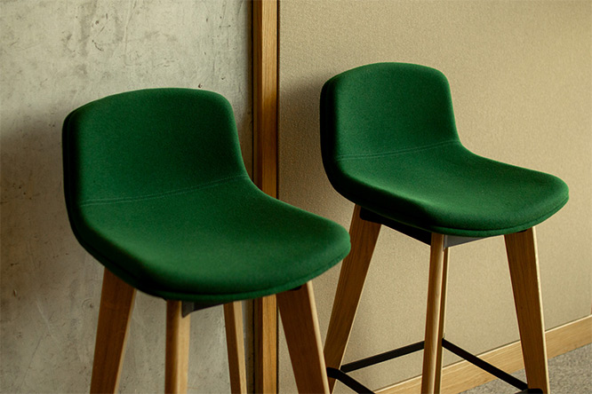 Meeting & visitor seating